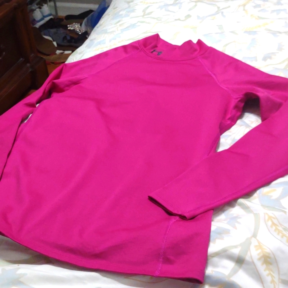 Under Armour gold gear long sleeve top